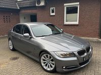 Gebraucht BMW 318 143 PS (105 kW) 2010 Grau Limousine