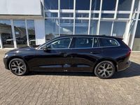 Gebraucht Volvo V60 Core 197 PS (144 kW) 2022 Onyx black / Kombi