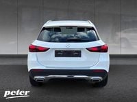 Gebraucht Mercedes GLA200 Progressive 163 PS (119 kW) 2024 Unilack polarweiß SUV