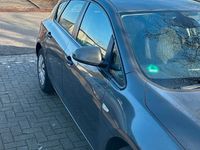 Gebraucht Opel Astra 140 PS (102 kW) 2013 Grau Limousine