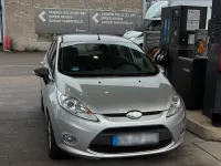 Usata Ford Fiesta 96 CV (70 kW) 2010 Argento Utilitaria