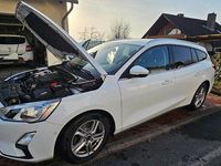 Gebraucht Ford Focus Cool & Connect 125 PS (91 kW) 2019 Weiß Limousine
