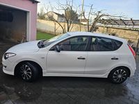 Gebraucht Hyundai i30 109 PS (80 kW) 2010 Weiß Kleinwagen