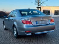 Gebraucht BMW 523 177 PS (130 kW) 2006 Grau Limousine