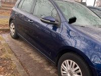 Gebraucht VW Golf VI 105 PS (77 kW) 2010 Blau Kleinwagen