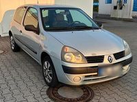 Gebraucht Renault Clio II 60 PS (44 kW) 2003 Silber Kleinwagen