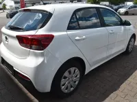 Gebraucht Kia Rio Attract 84 PS (61 kW) 2020 Weiß Limousine