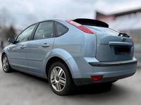 Gebraucht Ford Focus Ghia 101 PS (74 kW) 2005 Blau Limousine