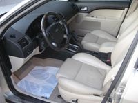 Gebraucht Ford Mondeo Ghia 146 PS (107 kW) 2004 Andere farbe metallic Limousine
