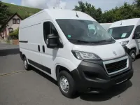 Gebraucht Peugeot Boxer 120 PS (88 kW) 2023 Weiß Van