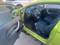 Gebraucht Ford Fiesta Titanium 97 PS (71 kW) 2011 Grün Kleinwagen