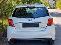 Gebraucht Toyota Yaris 101 PS (74 kW) 2016 Weiß Limousine