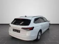 Gebraucht Skoda Superb Essence 150 PS (110 kW) 2025 Weiß Kombi