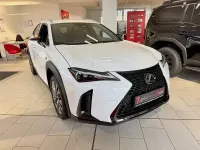 Neu Lexus UX 300h Sport Design Packet 199 PS (146 kW) 2025 Fuijiweiß glass flake SUV
