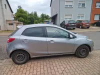 Gebraucht Mazda 2 Edition 84 PS (61 kW) 2012 Silber Kleinwagen
