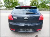 Usado Kia Ceed 109 CV (80 kW) 2008 Negro Utilitario