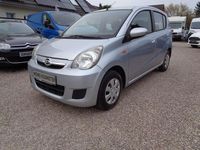 Gebraucht Daihatsu Cuore 58 PS (42 kW) 2008 Silber grau Kleinwagen