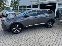 Gebraucht Peugeot 5008 GT 131 PS (96 kW) 2024 Grau SUV