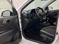 Gebraucht Hyundai i10 Advanced 67 PS (49 kW) 2023 Weiß Kleinwagen