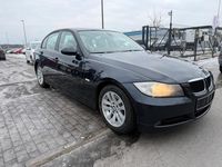 Gebraucht BMW 318 143 PS (105 kW) 2007 Blau Limousine