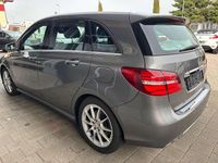 Gebraucht Mercedes B220 177 PS (130 kW) 2016 Grau Van / Kleinbus