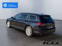 Gebraucht VW Passat 150 PS (110 kW) 2023 Deep black perleffekt Kombi