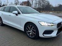 Gebraucht Volvo V60 Momentum 190 PS (139 kW) 2020 Weiß Kombi