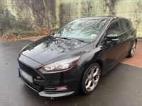 Gebraucht Ford Focus ST 186 PS (136 kW) 2017 Schwarz Limousine