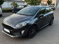 Gebraucht Ford Fiesta Active 101 PS (74 kW) 2018 Grau Kleinwagen