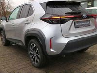 Gebraucht Toyota Yaris Hybrid Team 116 PS (85 kW) 2022 Silver metallic (metallic) SUV