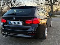 Gebraucht BMW 320 Advantage 163 PS (119 kW) 2015 Schwarz Kombi