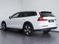 Gebraucht Volvo V60 CC Pro 250 PS (183 kW) 2022 Weiß Kombi