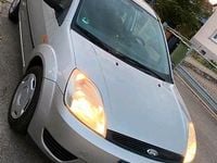 Gebraucht Ford Fiesta 69 PS (50 kW) 2005 Silber Kleinwagen