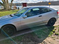 Gebraucht Mercedes C180 129 PS (94 kW) 2001 Silber Coupé