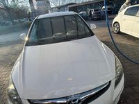 Gebraucht Hyundai i30 109 PS (80 kW) 2011 Weiß Kombi