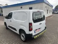 Gebraucht Peugeot Partner Premium 102 PS (75 kW) 2023 Lackierung weiss icy/typ Van / Kleinbus