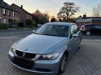 Gebraucht BMW 318 129 PS (94 kW) 2006 Grau Limousine