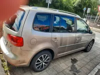 Gebraucht VW Touran Highline 150 PS (110 kW) 2012 Gold Van / Kleinbus
