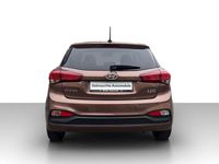 Gebraucht Hyundai i20 YES! 101 PS (74 kW) 2019 Cashmere brown uni Kleinwagen