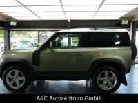 Gebraucht Land Rover Defender First Edition 400 PS (294 kW) 2021 Pangea green SUV