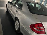 Second-hand Mercedes E200 163 CP (119 kW) 2003 Argintiu Berlinǎ