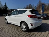 Gebraucht Ford Fiesta Titanium 101 PS (74 kW) 2017 Frostweiß Kleinwagen