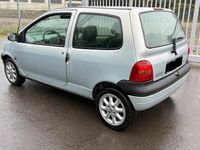 Second-hand Renault Twingo Initiale 75 CP (55 kW) 2002 Argintiu Hatchback