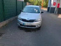 Gebraucht Skoda Rapid Ambition 90 PS (66 kW) 2015 Silber Kleinwagen