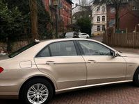 Gebraucht Mercedes E250 204 PS (150 kW) 2009 Gold Limousine