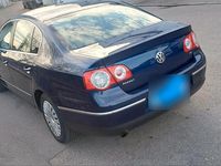 Gebraucht VW Passat 122 PS (89 kW) 2007 Blau Limousine