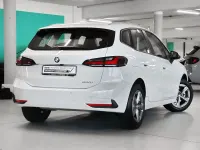 Gebraucht BMW 220 Efficient Dynamics 170 PS (125 kW) 2025 Mineralweiss Van / Kleinbus