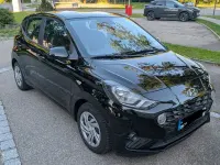 Gebraucht Hyundai i10 Select 67 PS (49 kW) 2023 Schwarz Kleinwagen