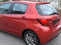 Gebraucht Toyota Yaris 69 PS (50 kW) 2015 Rot Kleinwagen
