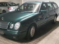 Gebraucht Mercedes E200 Elegance 136 PS (100 kW) 1997 Grün Kombi